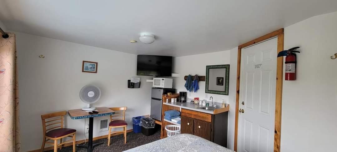 The Bunkhouse Motel Nehalem Номер фото